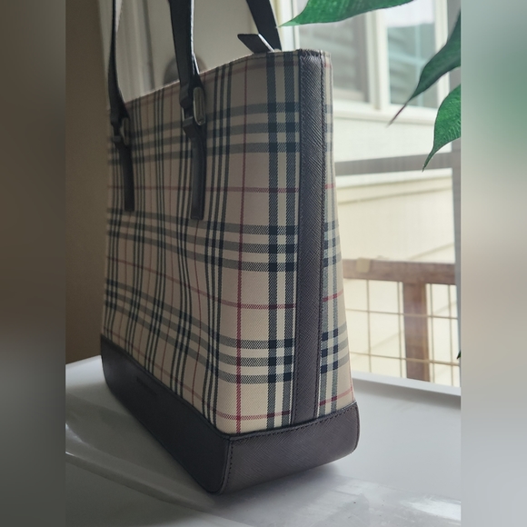 Burberry Nova Check Tote Bag in Beige Nylon Tote - Picture 8 of 16